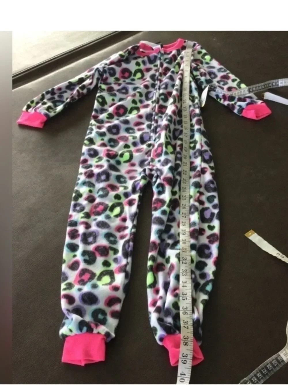 Jellyfish kids one piece pajama Girls XS size 4-5 white leopard animal print